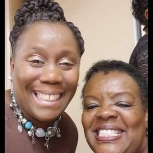 Meet your Posher, Yolanda